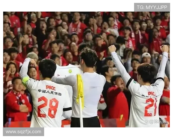 国足鏖战九十分钟绝平韩国队展现顽强斗志点燃全国球迷激情 国足鏖战九十分钟绝平韩国队展现顽强斗志点燃全国球迷激情